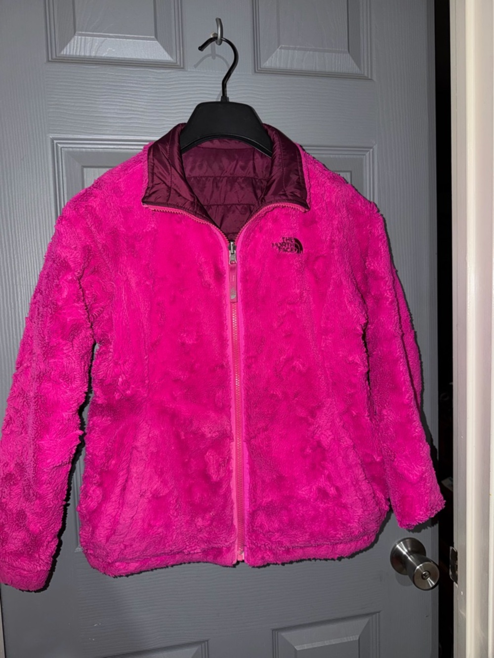 The North Face Plum and Bright Pink Girls'‎ Jacket - Picture 5 of 14